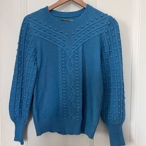 Crewneck sweater with cute dot pattern